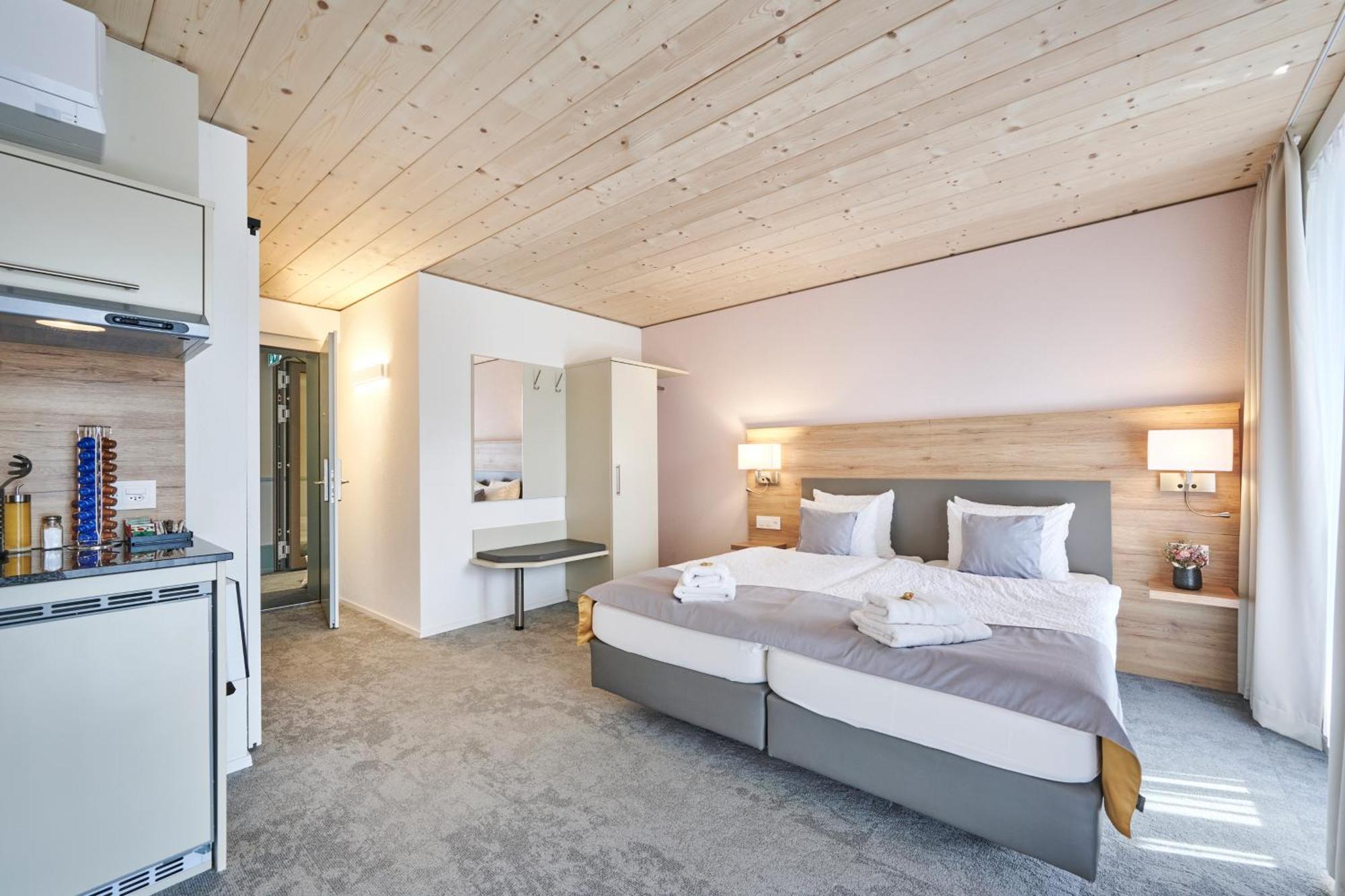 Aparthotel Krone - Self Check-In Unterseen Zewnętrze zdjęcie